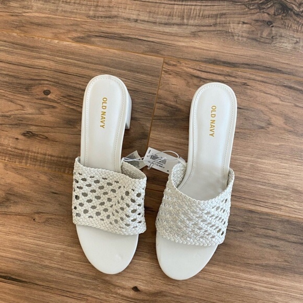 Old Navy Women's White Slide Sandals